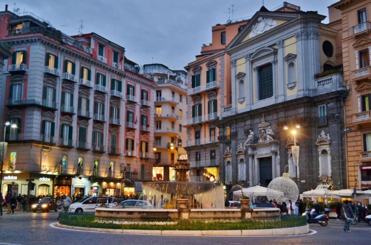 Relais Santa Chiara Leilighet Napoli Eksteriør bilde